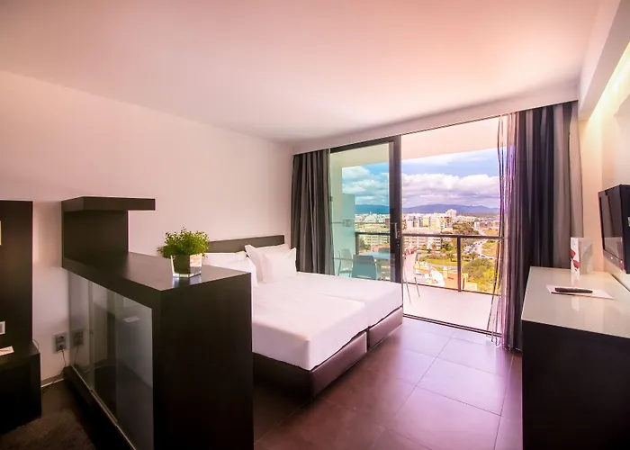 Hotel Rr Da Rocha 4*